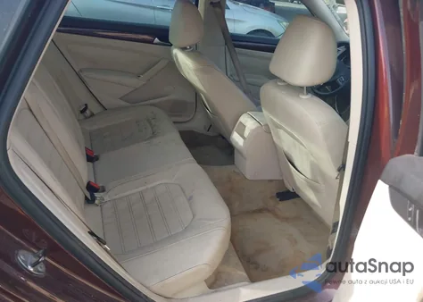 2012 Volkswagen Passat 2.5L Sel z USA, uszkodzony, nr VIN 1VWCH7A31CC037551